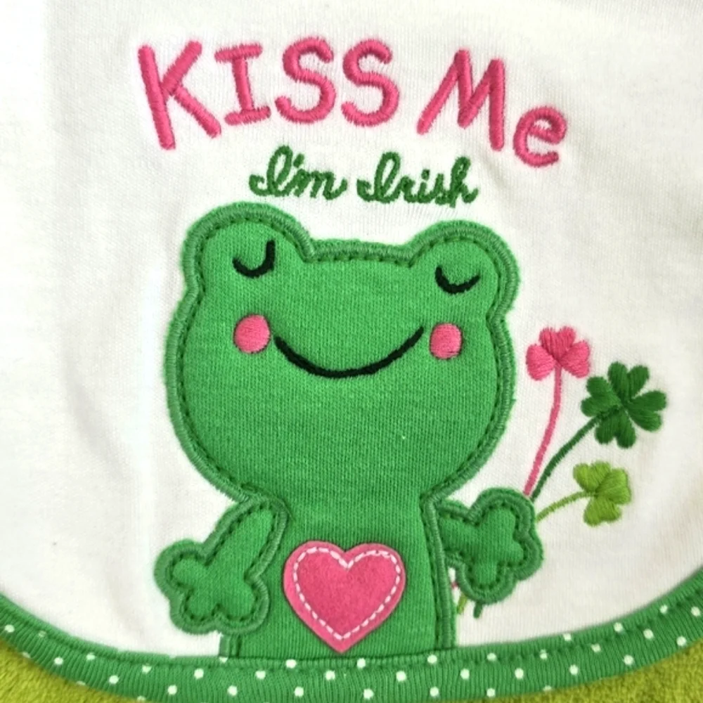 NWT - ST PATRICK'S DAY - Baby Girls BIB 🐸 Carter’s 
